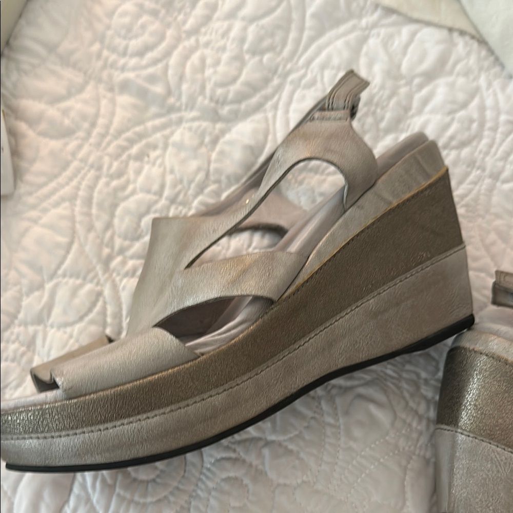 Antelope Women's Sandals View 4